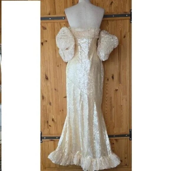 NEW FOR LOVE AND LEMONS KESSIE OFF THE SHOULDER SEQUIN CREAM MAXI GOWN DRESS M - Picture 6 of 9